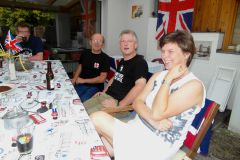 Mini_in_the_Garden_01