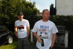 Mini_in_the_Garden_03