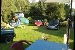 Mini_in_the_Garden_14