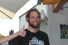 Mini_in_the_Garden_16