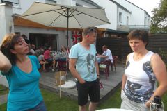 Mini_in_the_Garden_32