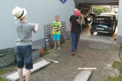 Mini_in_the_Garden_35