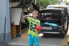 Mini_in_the_Garden_36