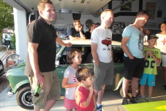 Mini_in_the_Garden_44