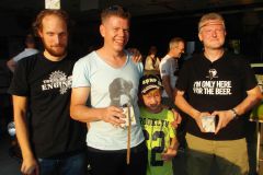 Mini_in_the_Garden_46