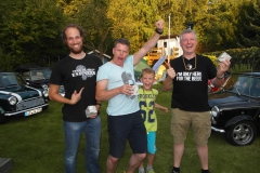 Mini_in_the_Garden_47