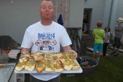 Mini_in_the_Garden_49